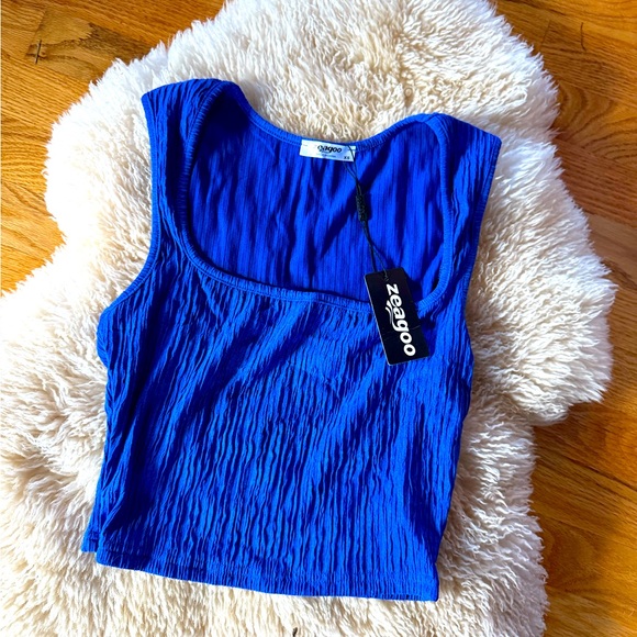 *NWT women’s cropped tank - Picture 1 of 3